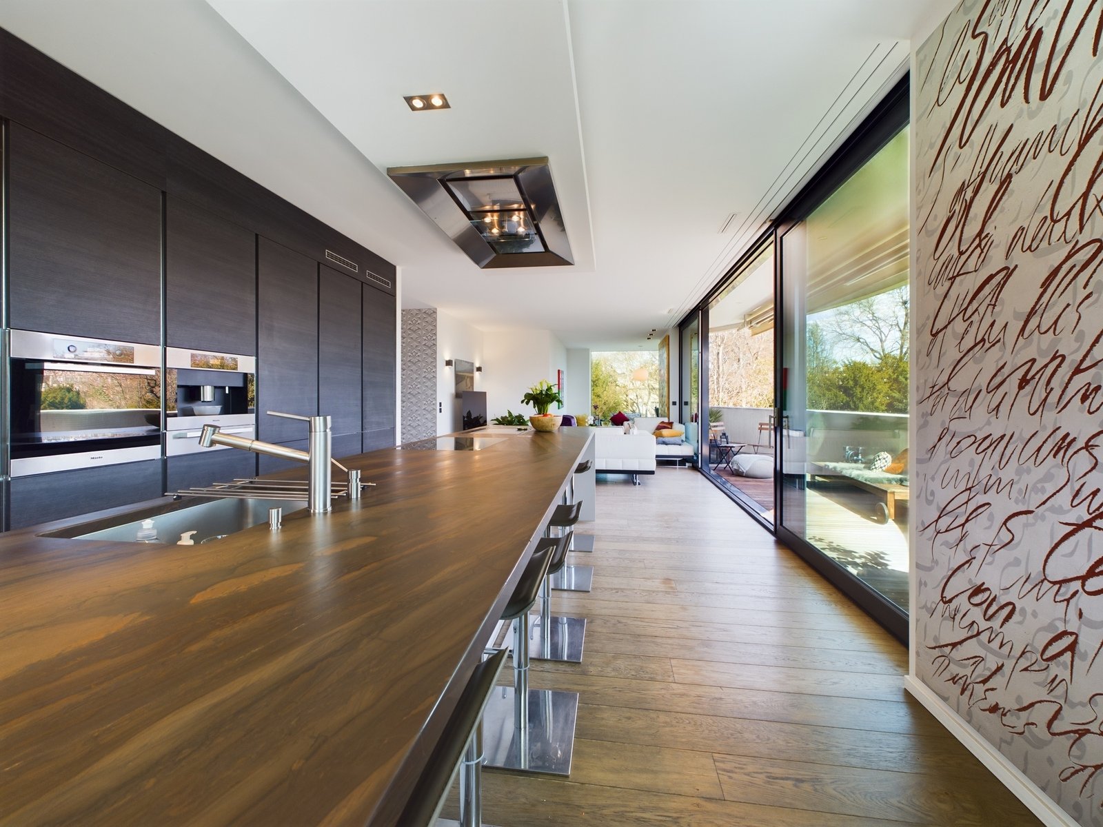 6d5be591-20fa-48fe-9087-188260c02ba5